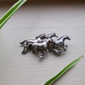 Vintage Sterling Silver 925 Navajo Natove Signed S Wild Horses Brooch Pin